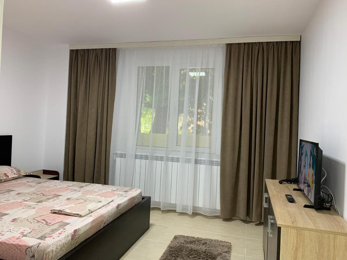 Eli Apartment Галац Екстер'єр фото