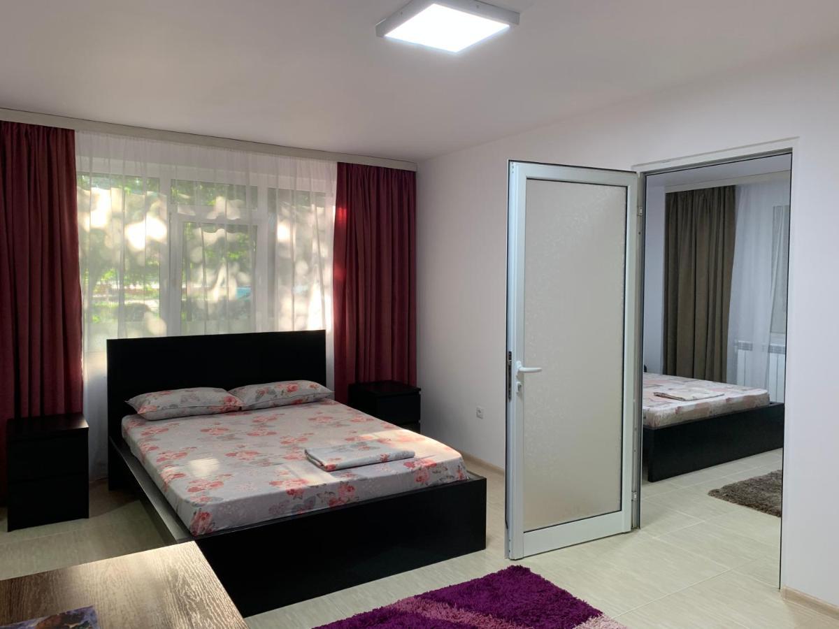 Eli Apartment Галац Екстер'єр фото